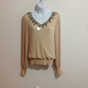 cream long sleeve top w/ MOP detail